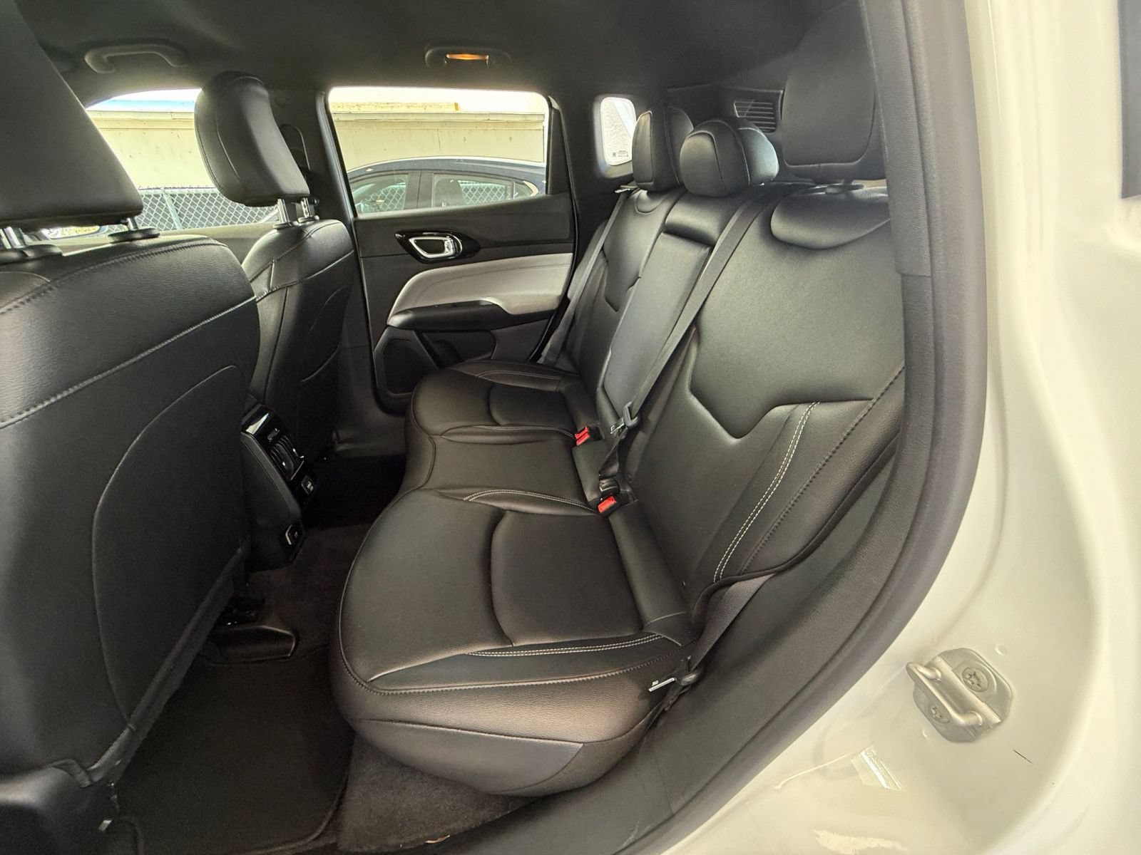 Used 2025 Jeep Compass Limited AWD/4WD image 27