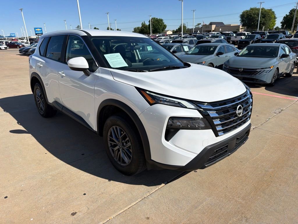 Used 2026 Nissan Rogue SV AWD/4WD image 7