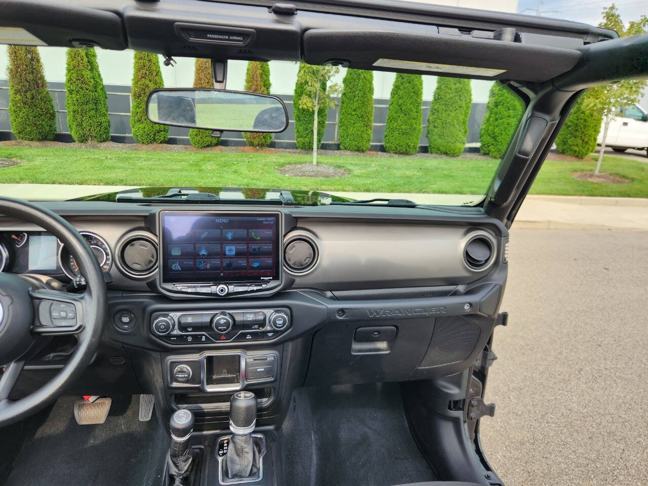 Used 2022 Jeep Wrangler Sport AWD/4WD image 23