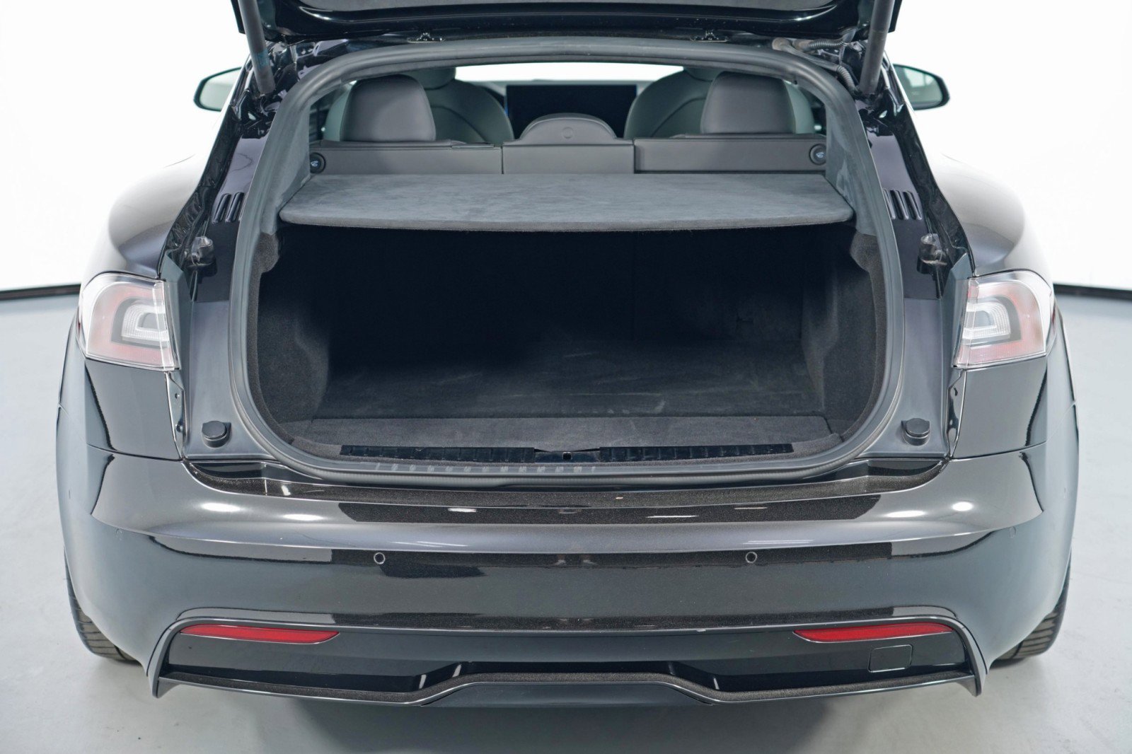 Used 2021 Tesla Model S Plaid image 10