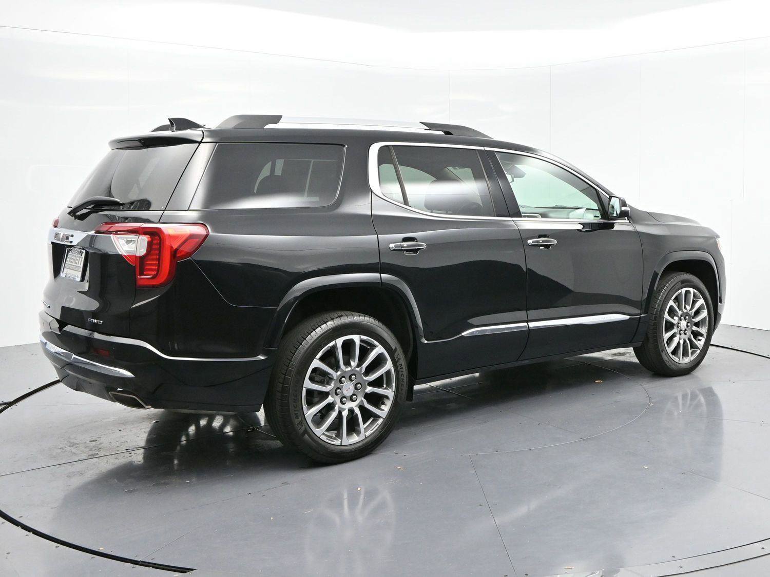 Used 2023 GMC Acadia Denali w/ LPO, Floor Liner Package image 7