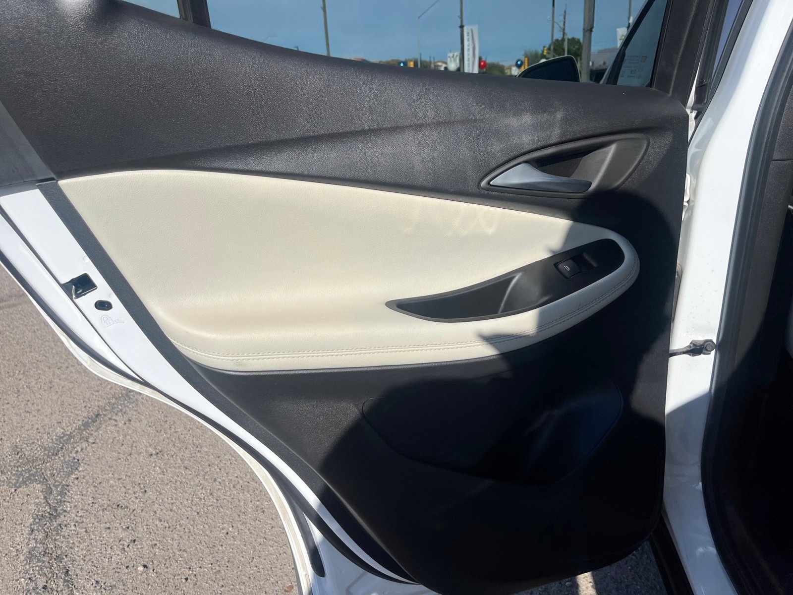 Used 2022 Buick Encore GX Select image 16