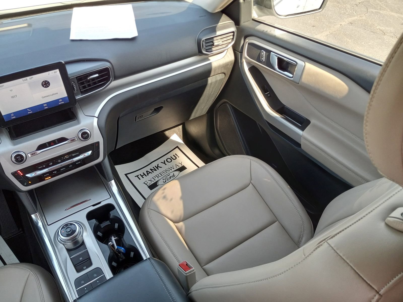Used 2024 Ford Explorer XLT w/ Equipment Group 202A RWD image 19