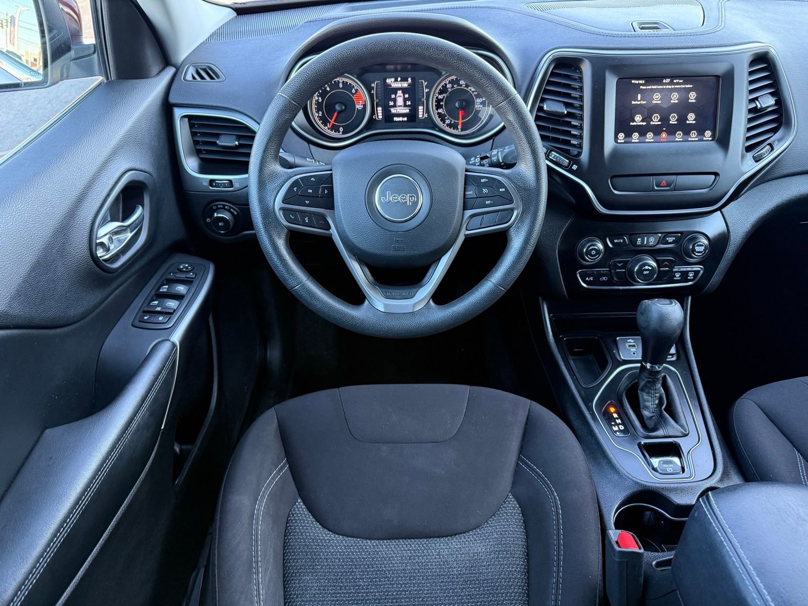 Used 2019 Jeep Cherokee Latitude w/ Popular Appearance Group image 23