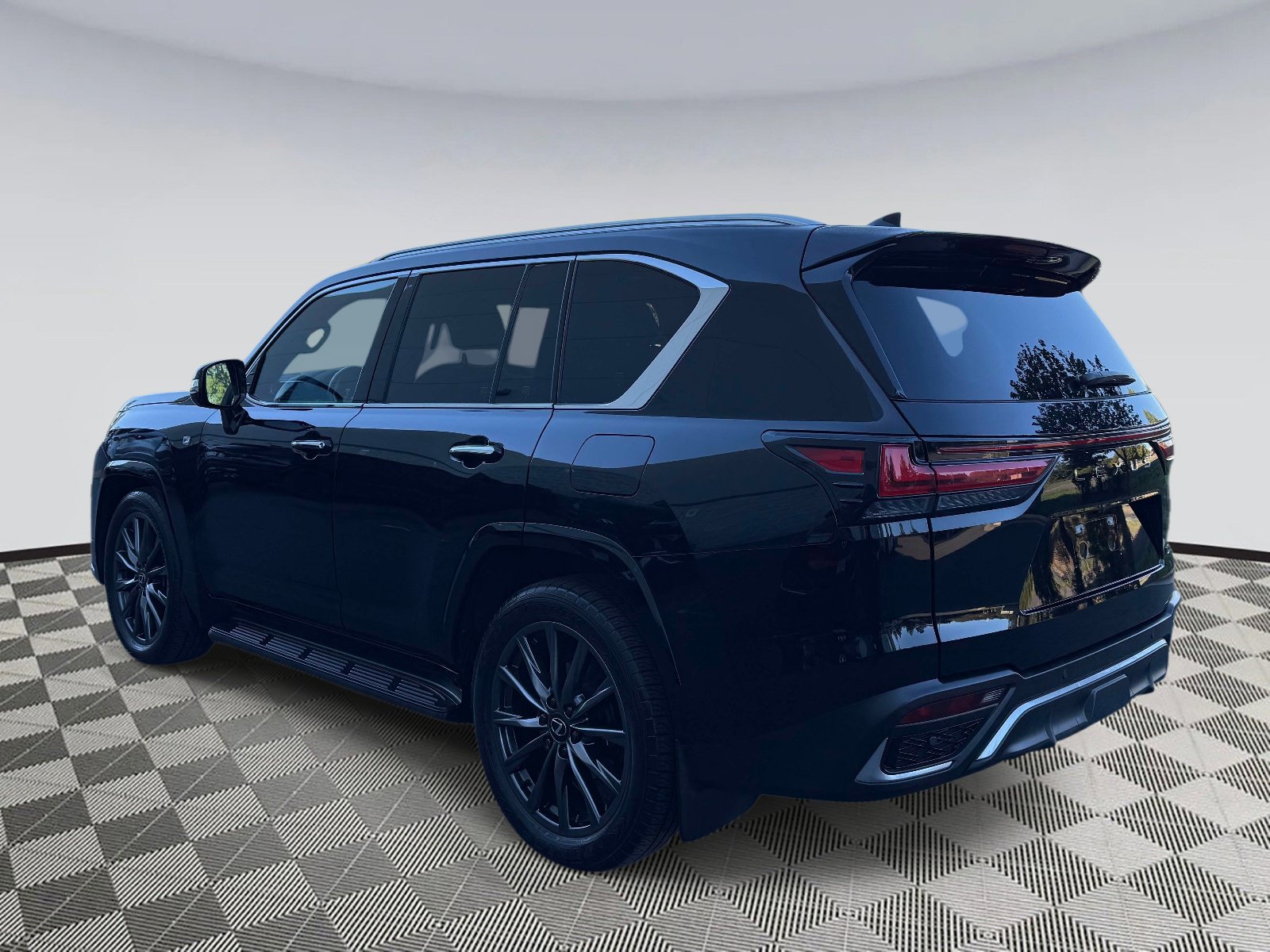 Used 2024 Lexus LX 600 F Sport AWD/4WD image 4