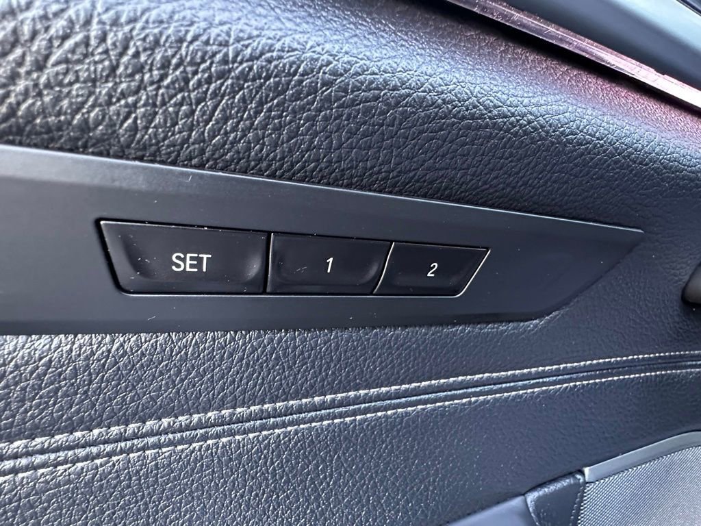 Used 2020 BMW 530i xDrive w/ Premium Package image 28