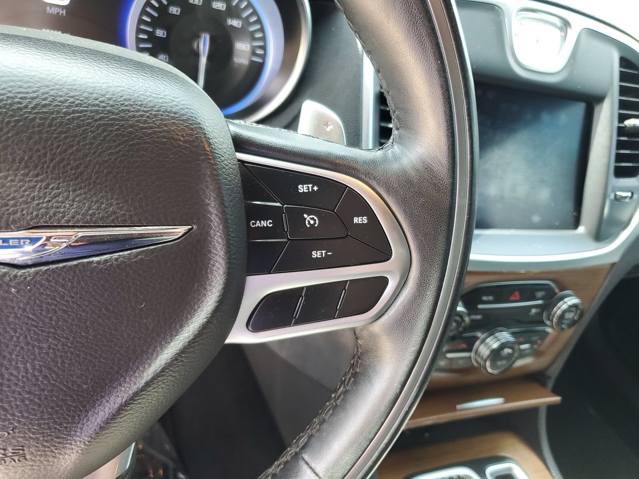 Used 2019 Chrysler 300 C RWD image 26