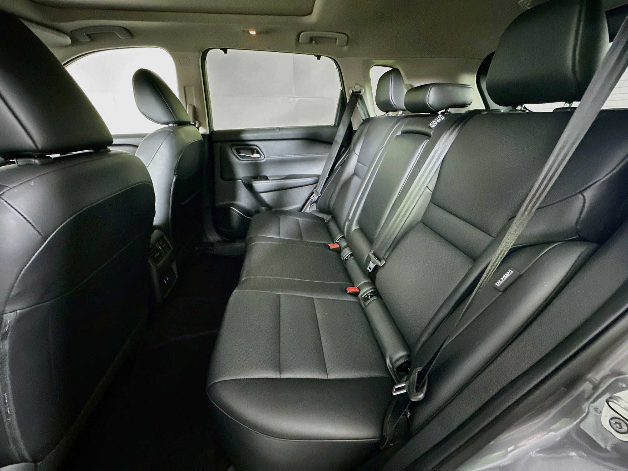 Used 2025 Nissan Rogue SV w/ SV Premium Package FWD image 27