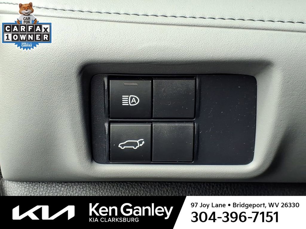 Used 2021 Toyota Highlander LE image 14