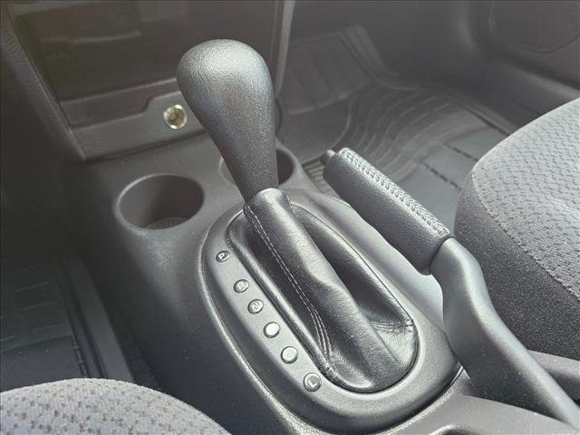 Used 2005 Chrysler Sebring Touring FWD image 27