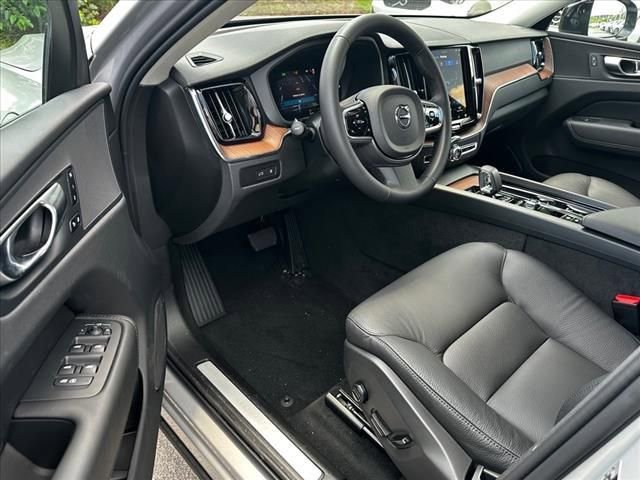 New 2024 Volvo XC60 T8 Plus w/ Protection Package Premier image 34
