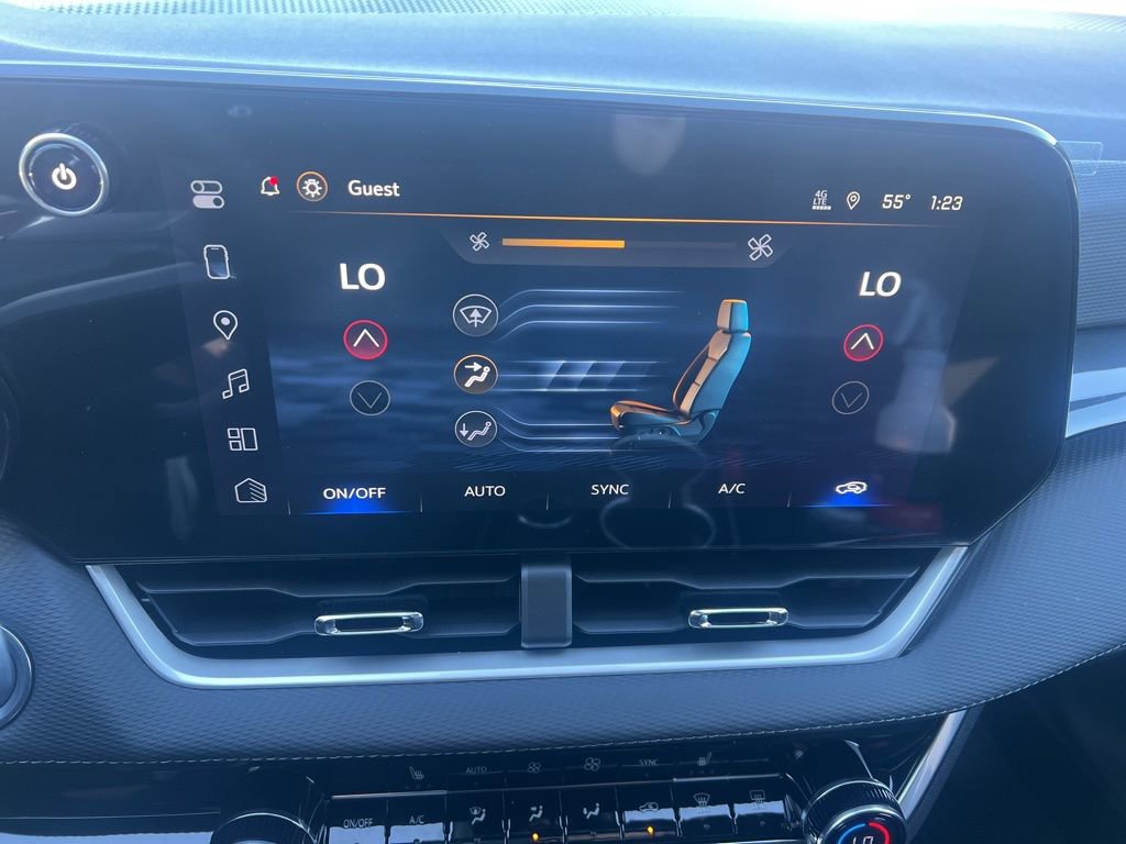 New 2026 Chevrolet Equinox LT w/ Convenience Package II image 30