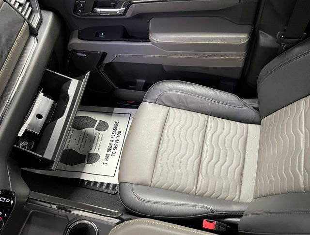 Used 2024 Chevrolet Silverado 2500 ZR2 w/ Technology Package image 42