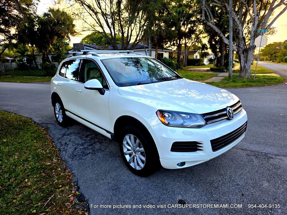 Used 2011 Volkswagen Touareg Sport image 22