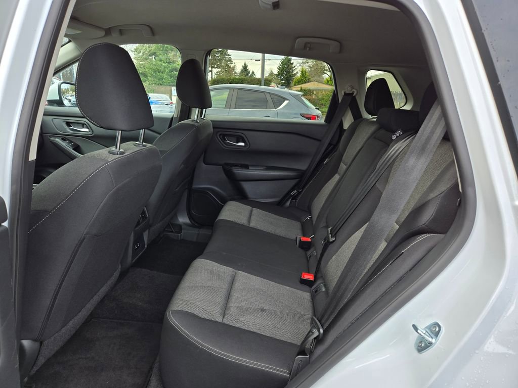 Used 2024 Nissan Rogue SV image 14