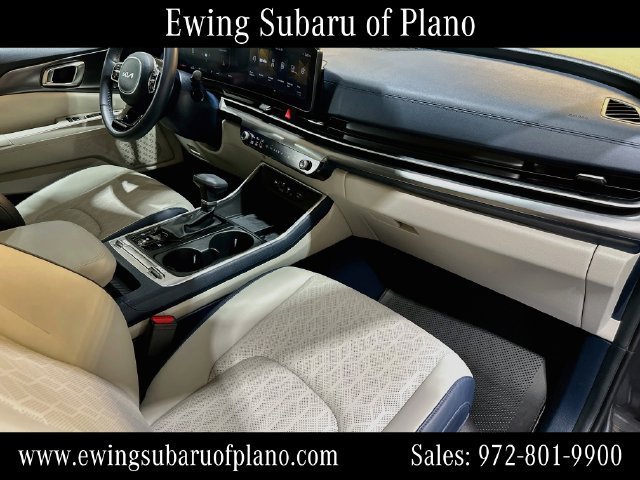 Used 2025 Kia Carnival SX FWD image 32