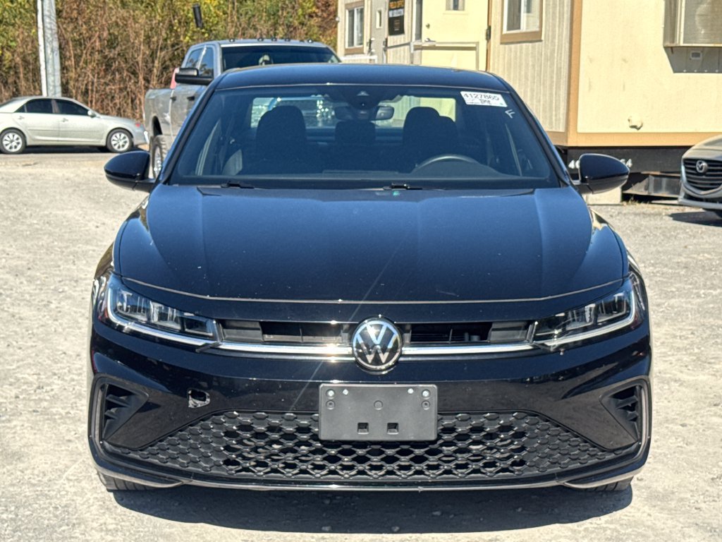 Used 2025 Volkswagen Jetta Sport FWD image 9