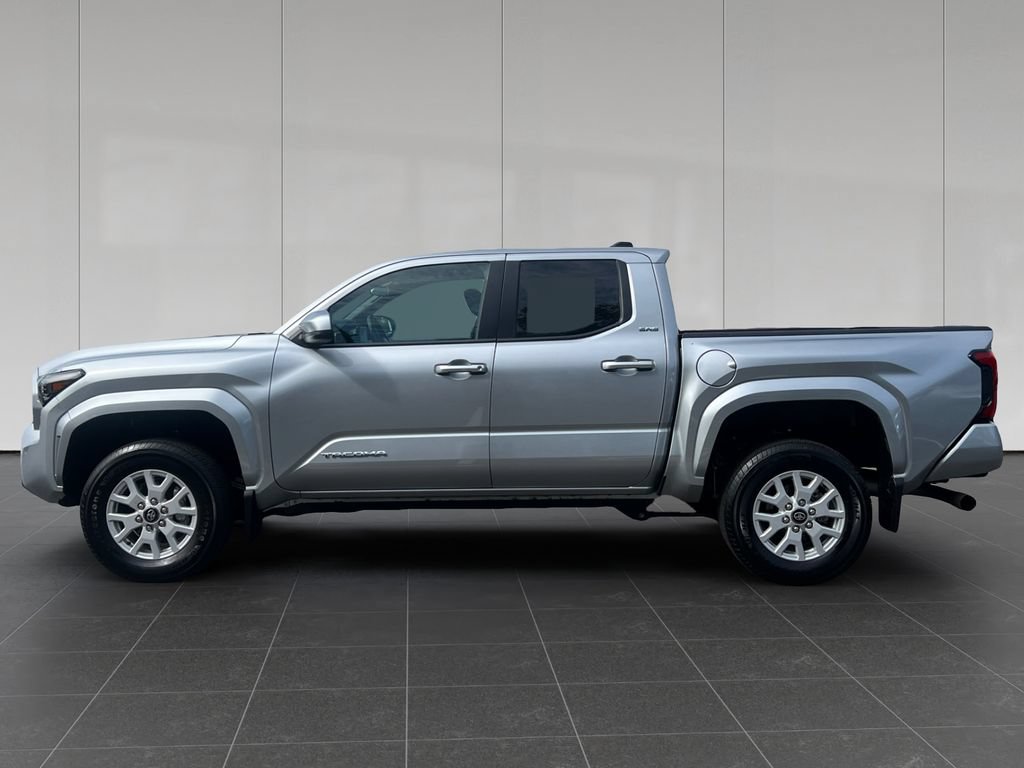 Used 2026 Toyota Tacoma SR5 AWD/4WD image 2