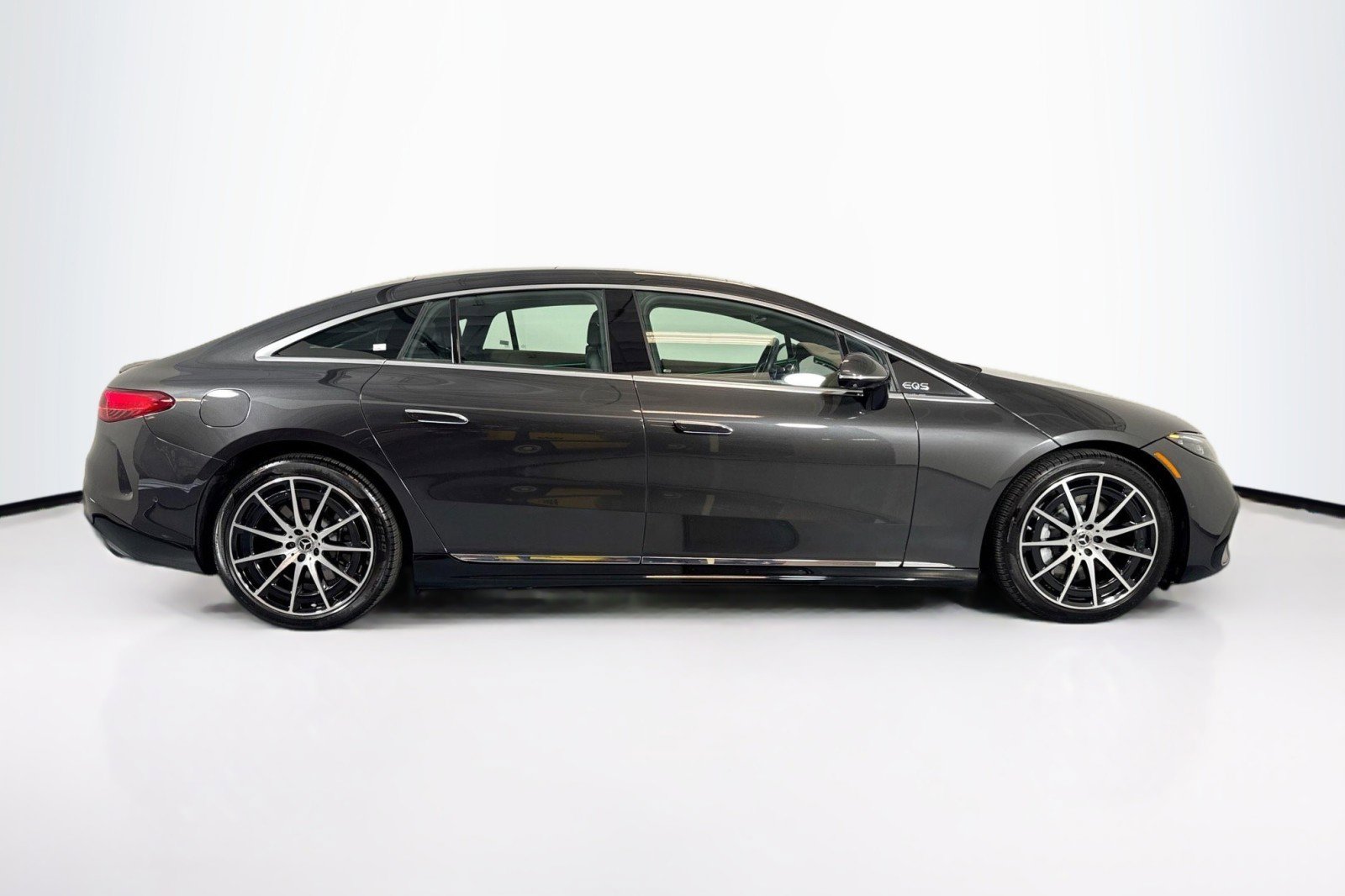 Certified 2023 Mercedes-Benz EQS 580 4MATIC Sedan image 4