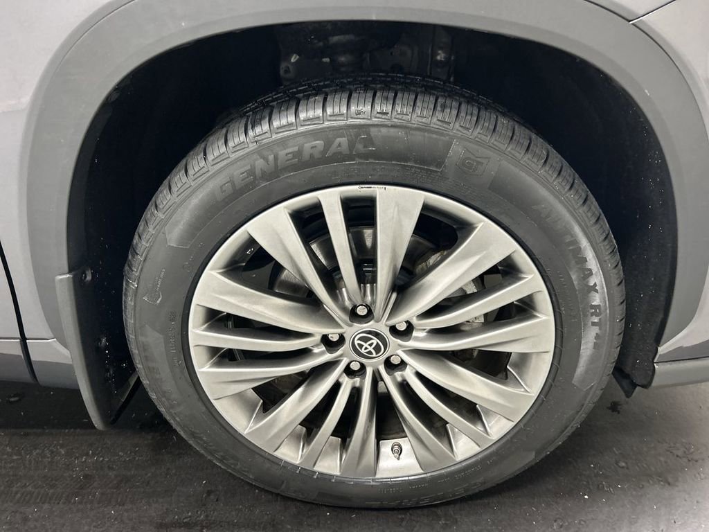 Used 2021 Toyota Highlander Platinum AWD/4WD image 8