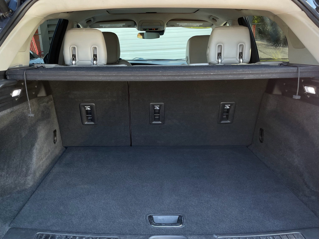 Used 2019 Cadillac XT4 Premium Luxury image 26