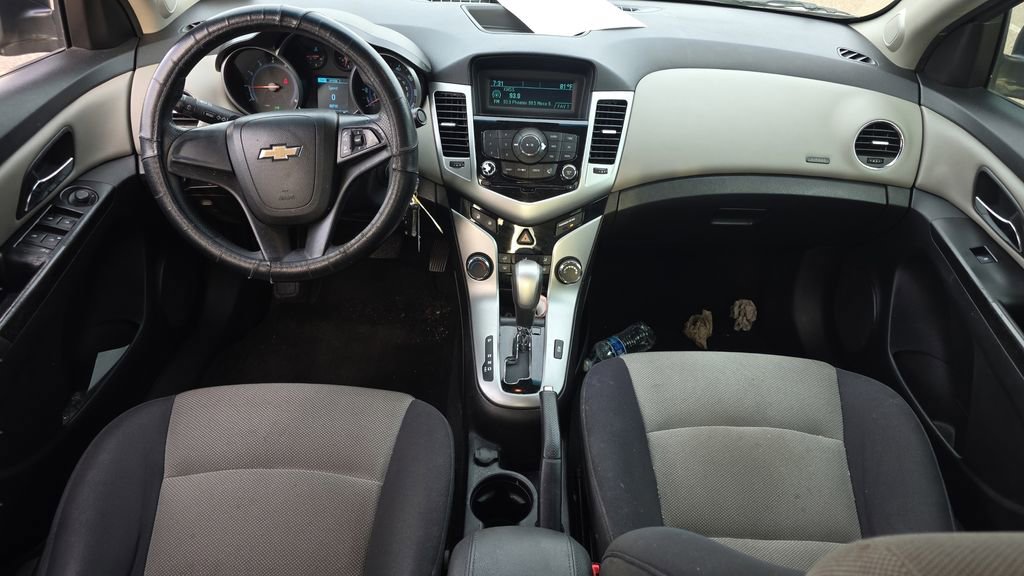 Used 2014 Chevrolet Cruze LS image 13