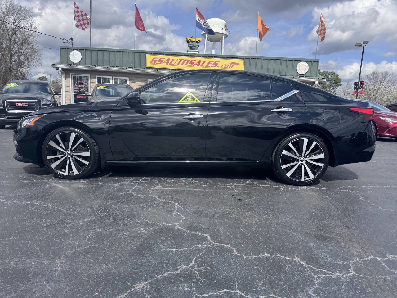 Used 2020 Nissan Altima 2.0 Platinum image 2