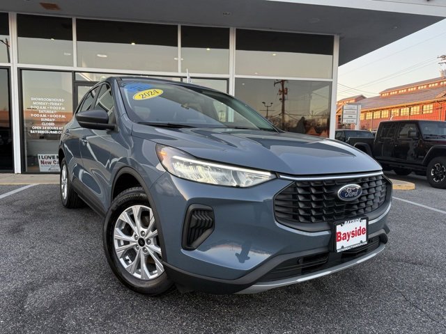 Used 2024 Ford Escape Active image 2