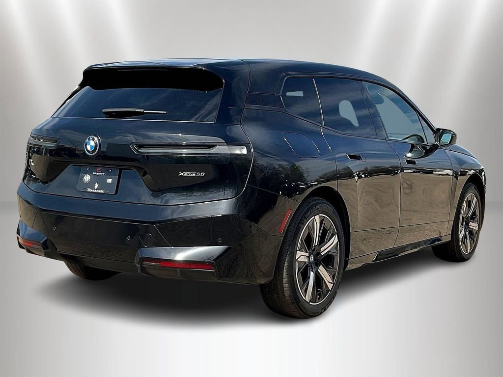 Used 2023 BMW iX xDrive50 w/ Sport Package AWD/4WD image 6