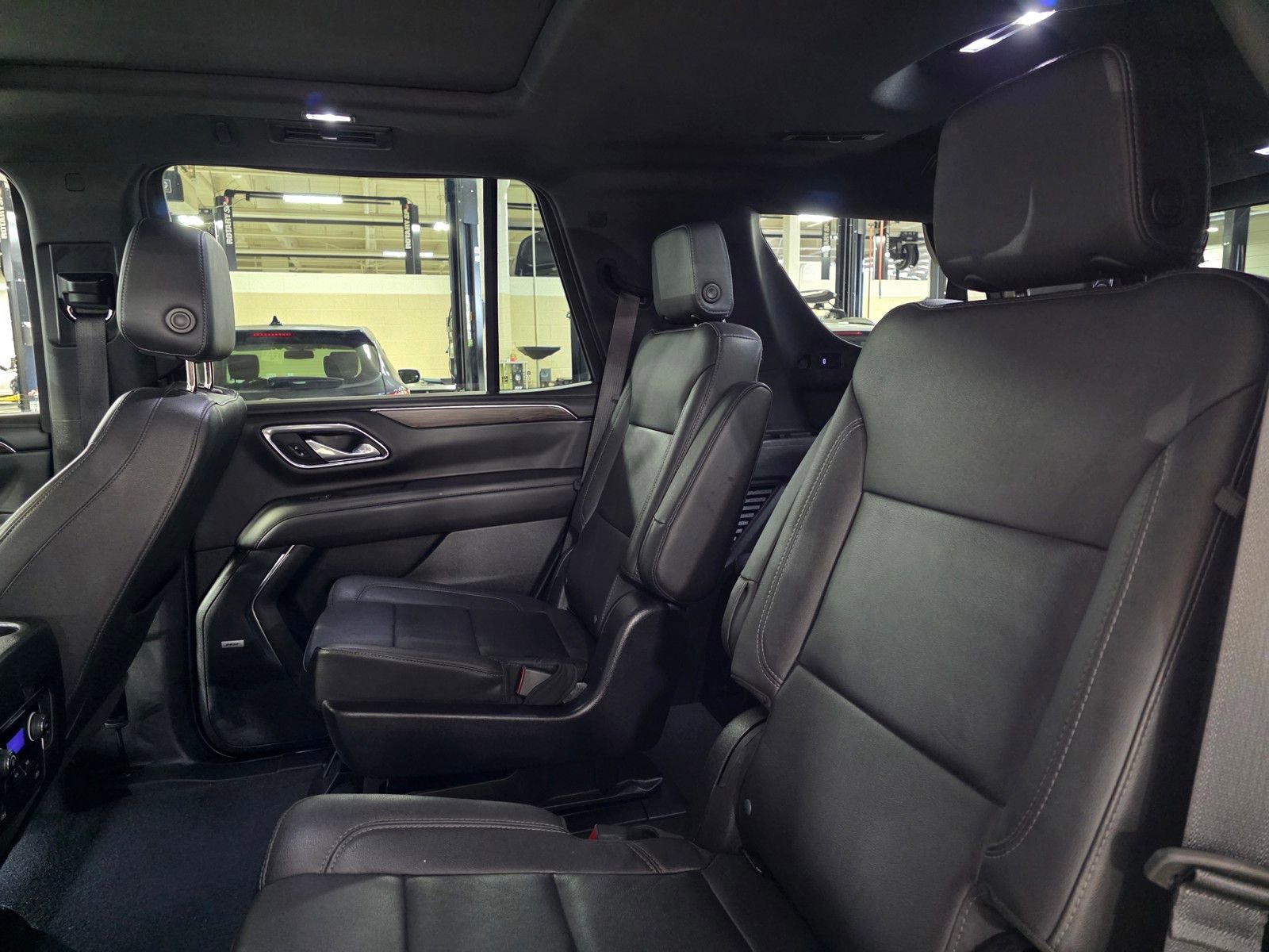 Used 2023 Chevrolet Tahoe Z71 AWD/4WD image 16