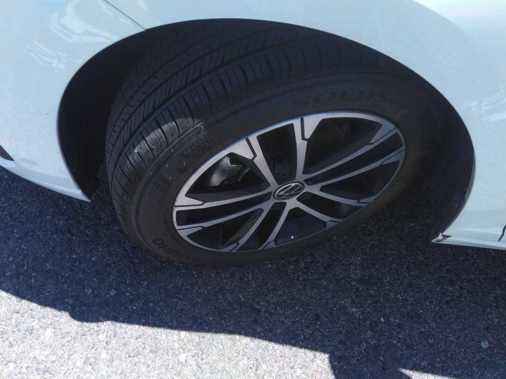 Used 2025 Volkswagen Jetta Sport FWD image 10