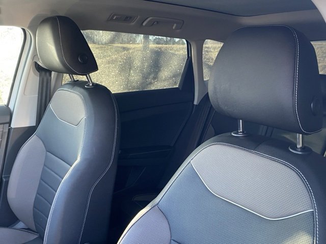 Certified 2024 Volkswagen Taos SEL image 12