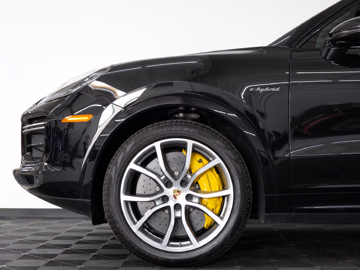 Certified 2023 Porsche Cayenne Turbo S AWD/4WD image 12