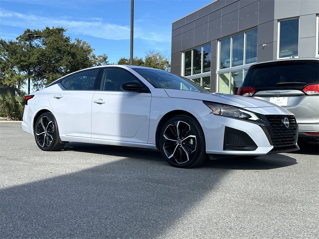 Used 2024 Nissan Altima 2.5 SR image 9