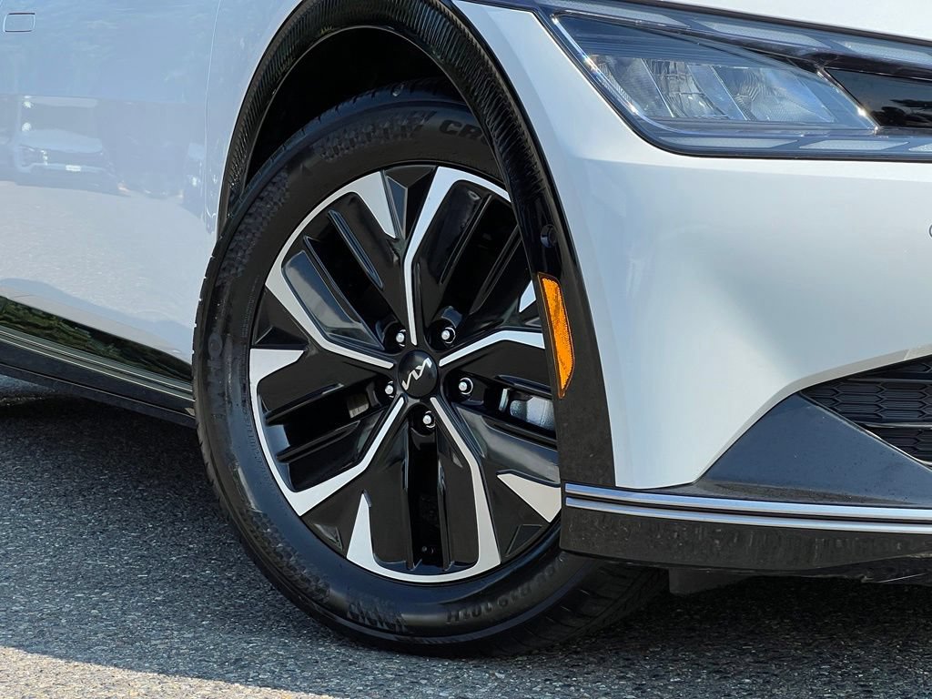 Certified 2024 Kia EV6 Wind w/ Wind Technology Package AWD/4WD image 2
