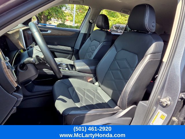 Used 2025 Volkswagen Atlas SE AWD/4WD image 7