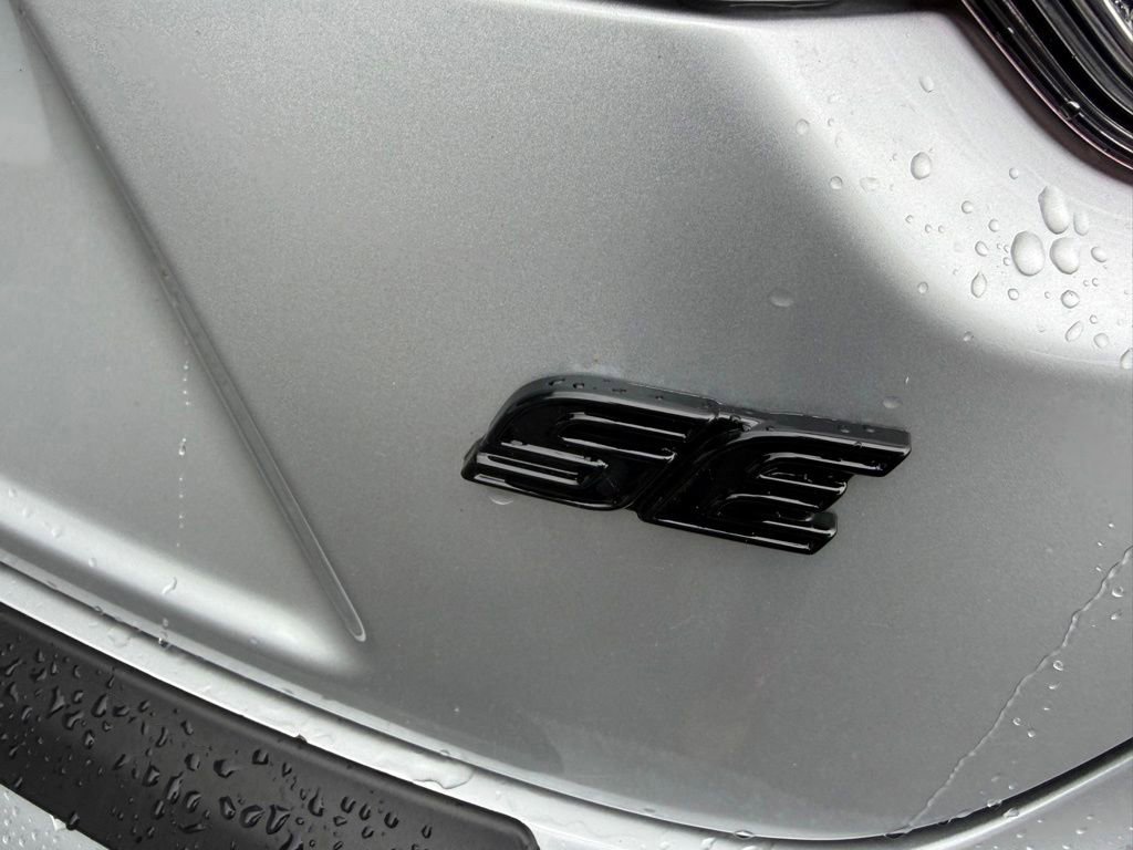 Used 2023 Toyota Corolla SE w/ Carpet Mat Package (TMS) FWD image 8