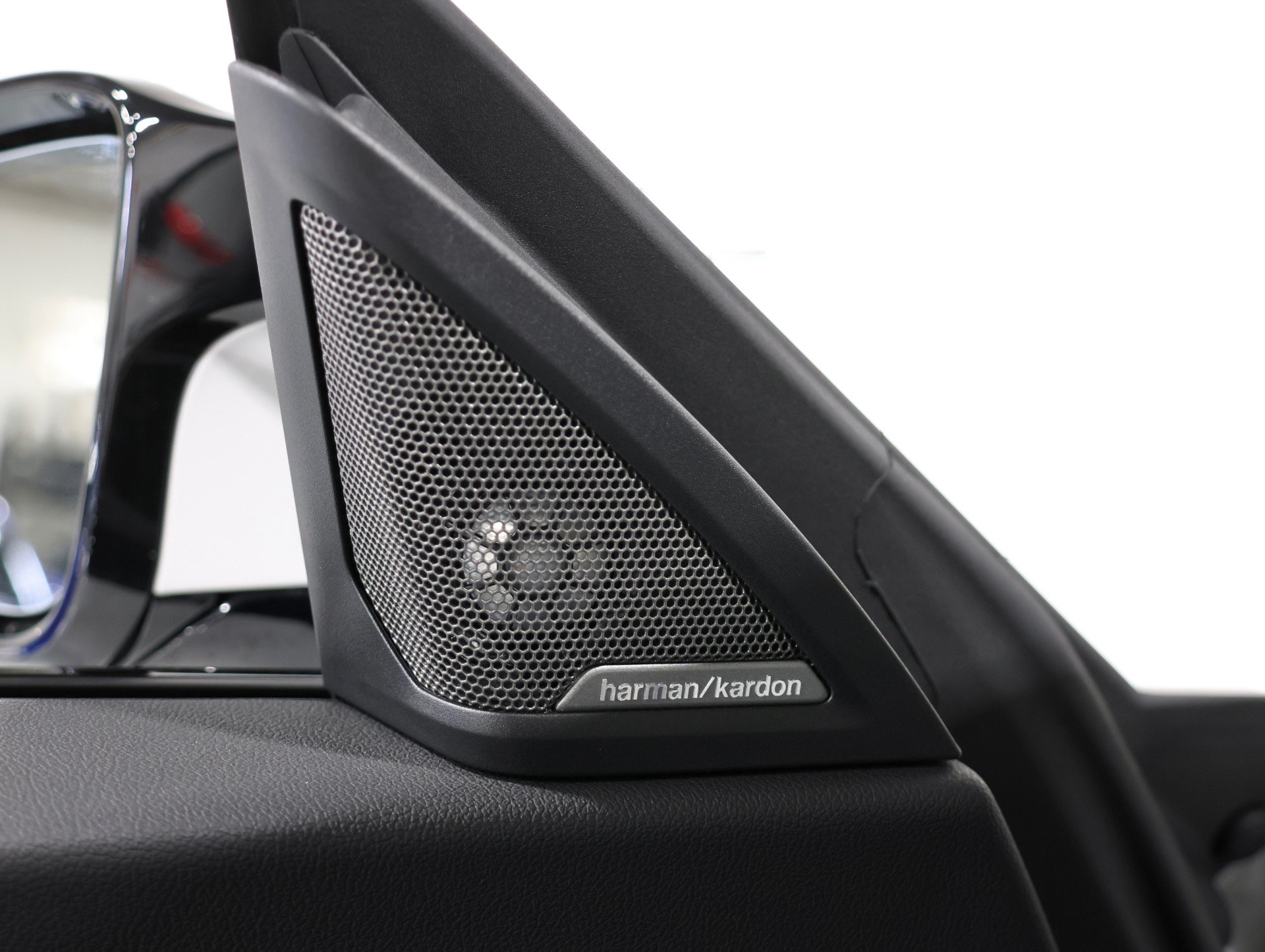 Used 2026 BMW M2 w/ Lighting Package RWD image 19