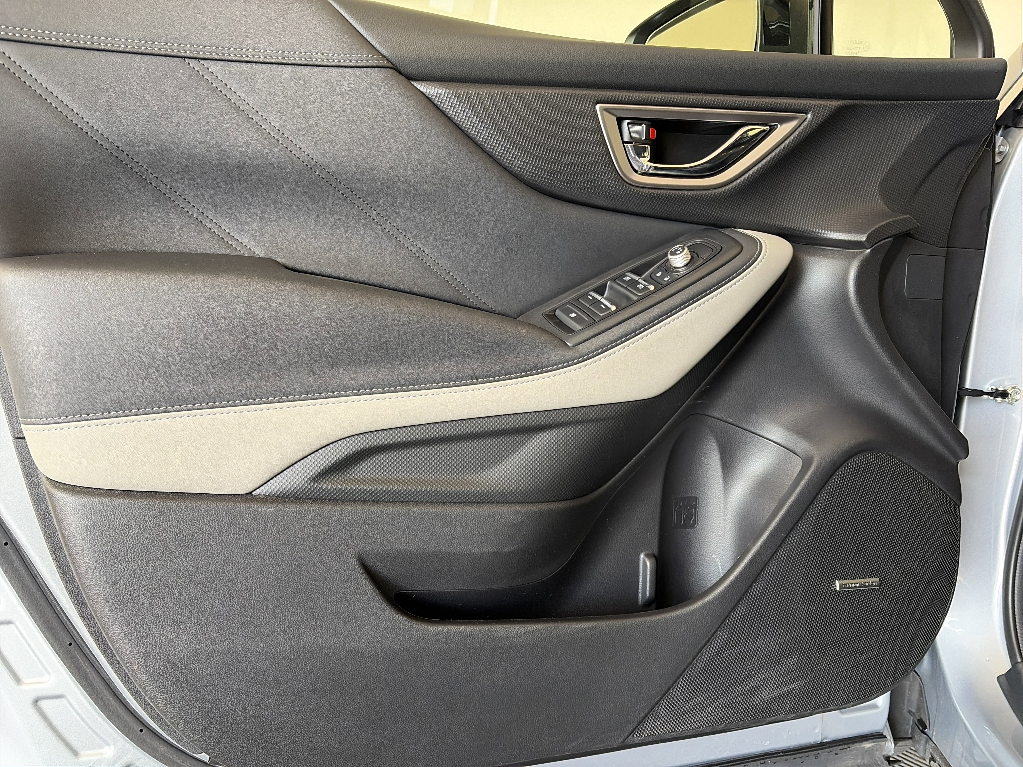 Used 2023 Subaru Forester Limited image 28