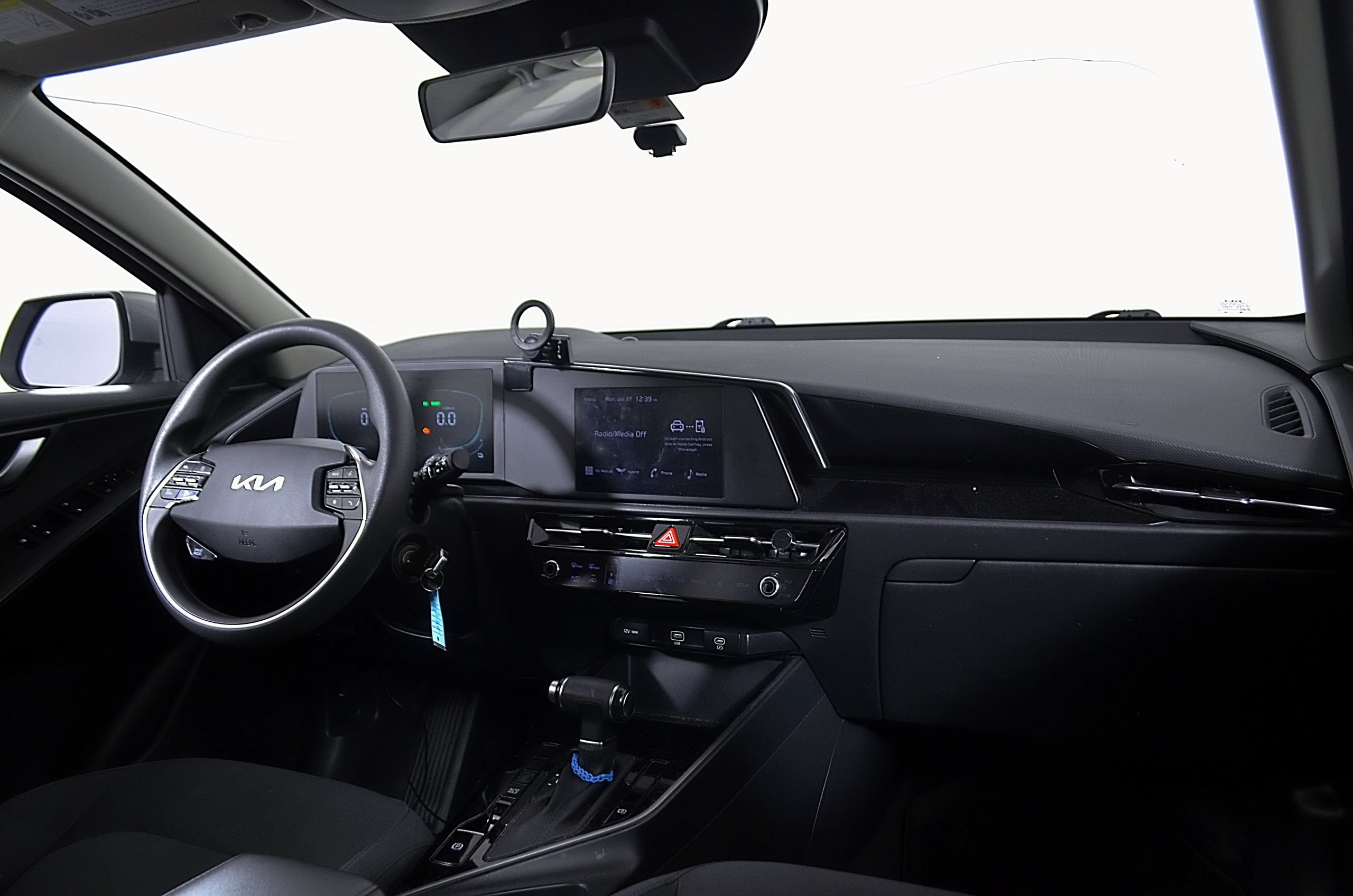Used 2023 Kia Niro LX FWD image 22