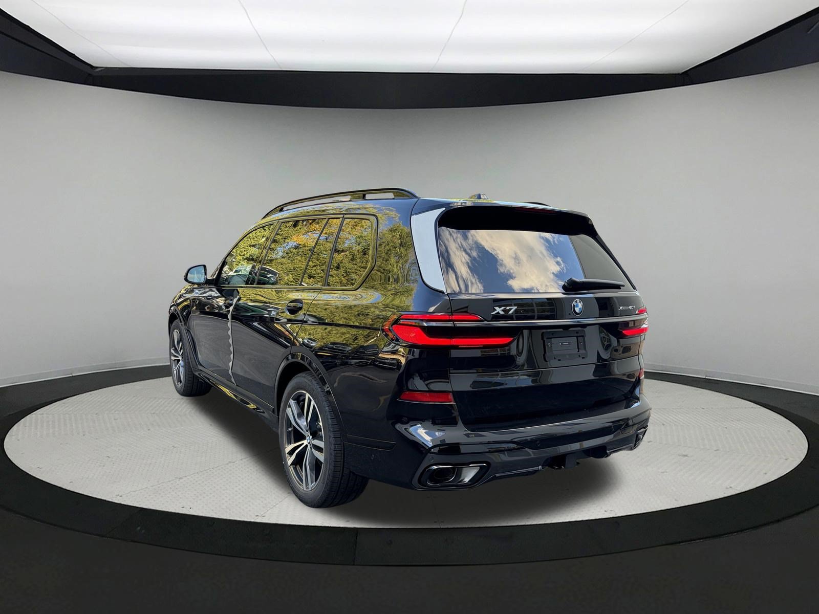 New 2027 BMW X7 xDrive40i w/ M Sport Package AWD/4WD image 5