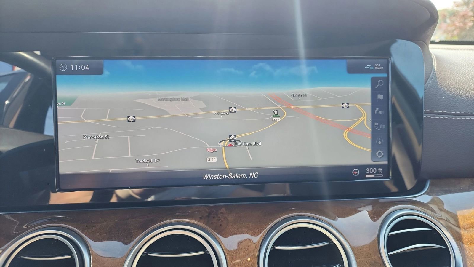 Used 2018 Mercedes-Benz E 300 E 300 4MATIC Sedan 4D image 11