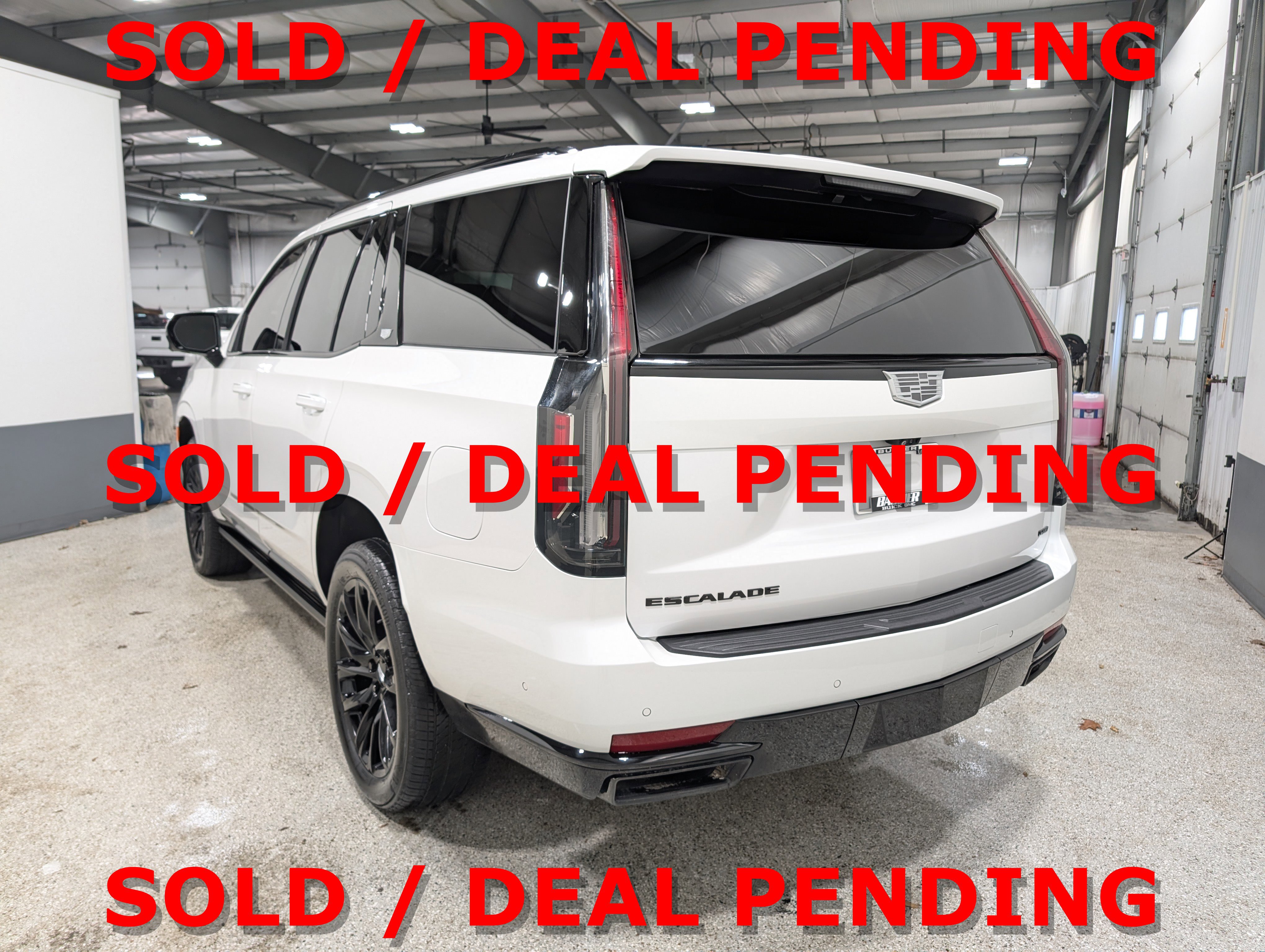 Used 2023 Cadillac Escalade Sport w/ LPO, ONYX Package image 5