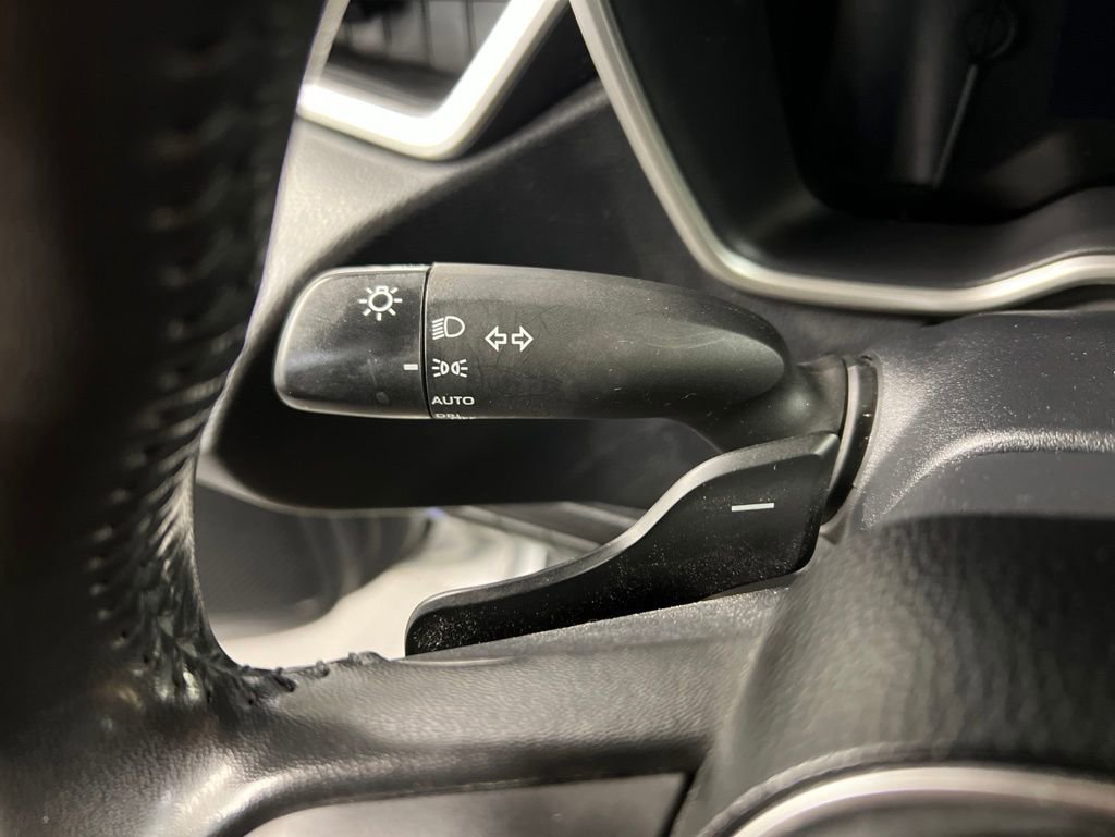 Used 2022 Toyota Corolla XSE FWD image 20
