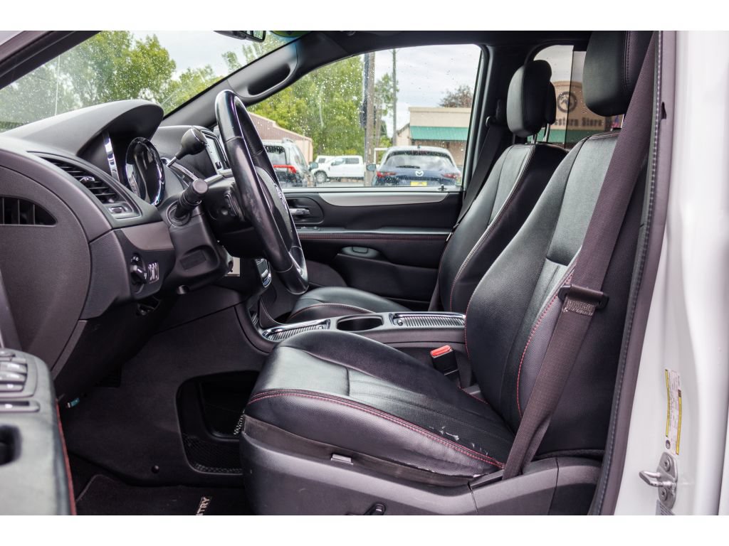 Used 2017 Dodge Grand Caravan GT FWD image 17