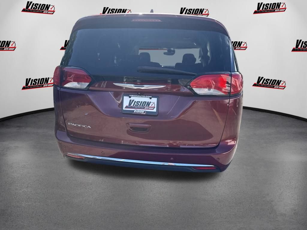 Used 2017 Chrysler Pacifica Touring-L Plus w/ Advanced Safetytec Group FWD image 7