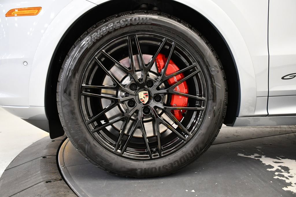 New 2026 Porsche Cayenne GTS AWD/4WD image 16