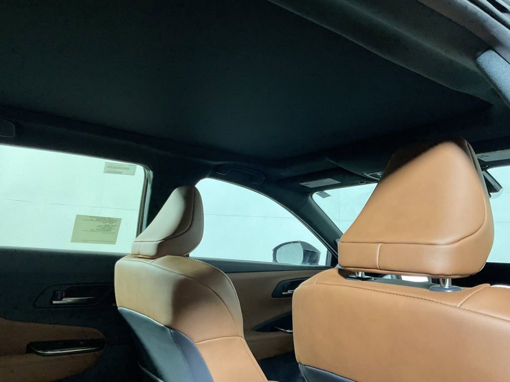 New 2025 Toyota Crown Signia image 2