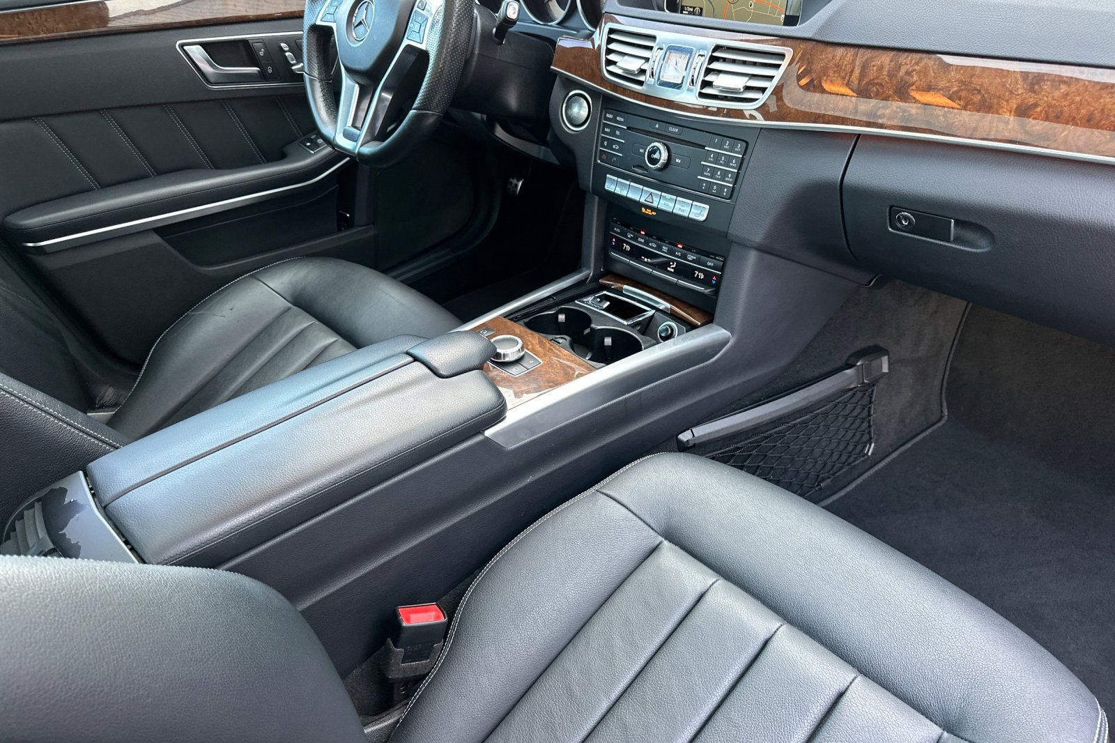 Used 2016 Mercedes-Benz E 350 4MATIC Sedan image 16