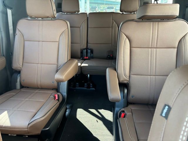 New 2026 Chevrolet Suburban High Country w/ Sun And Tow Package image 15